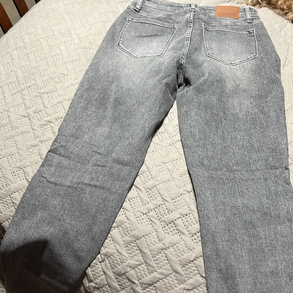 Brand new without tags never worn judy blue gray slim fit jeans size 7/28 - Picture 3 of 4